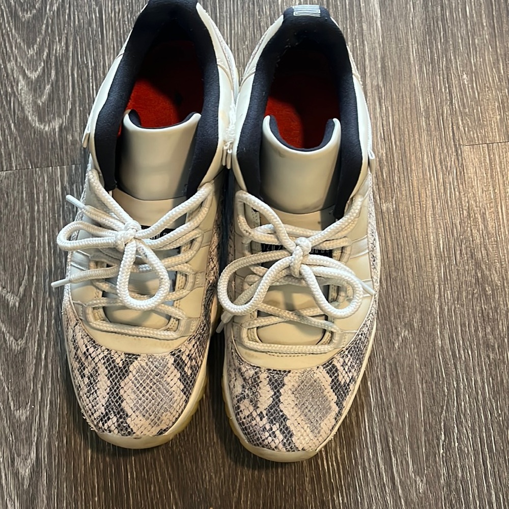 Air Jordan 11 low - Picture 1 of 6